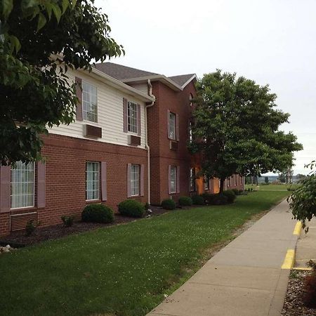 Country Hearth Inn & Suites Willard Exterior foto