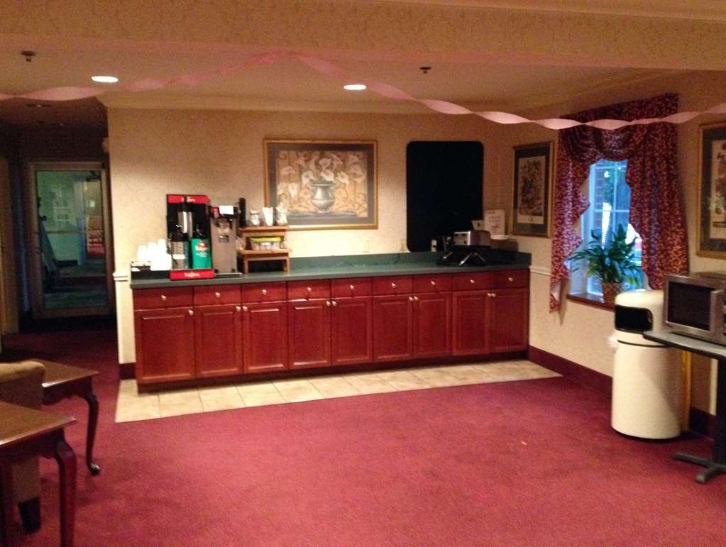 Country Hearth Inn & Suites Willard Facilidades foto